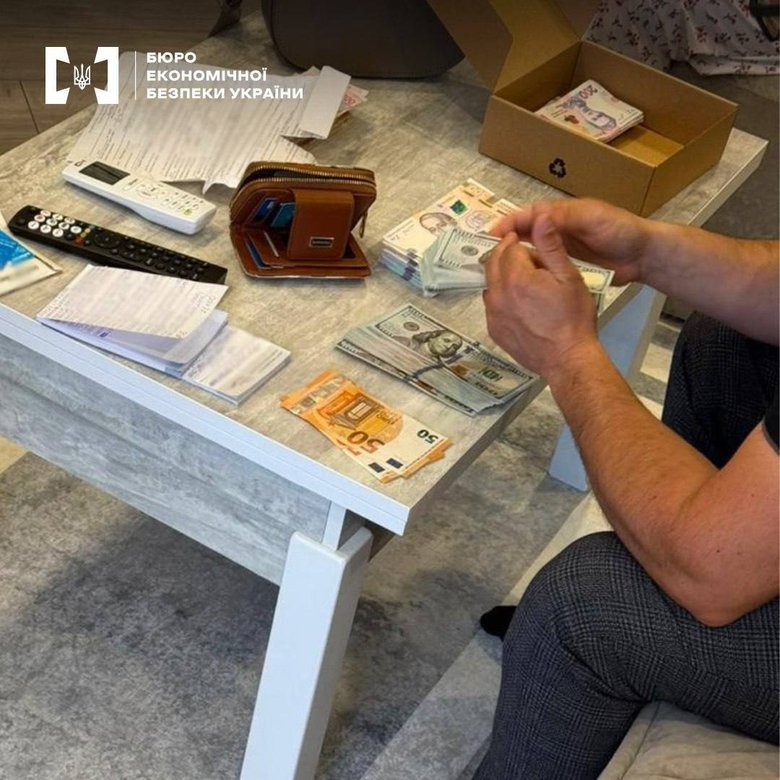 БЕБ викрило схему вирощування та збуту контрафактного тютюну