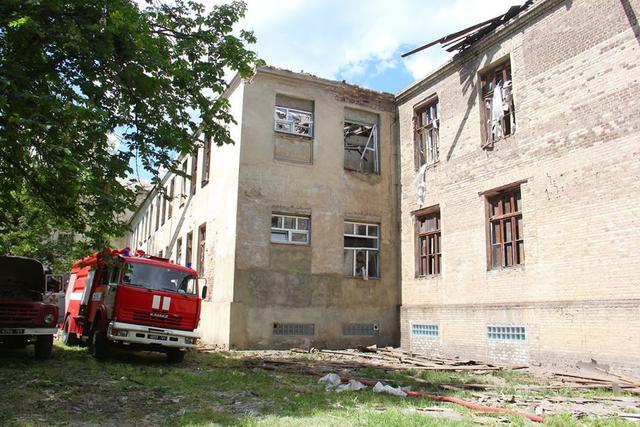 Наслідки обстрілу бойовиками Красногорівки 07 Наслідки обстрілу бойовиками Красногорівки 07
