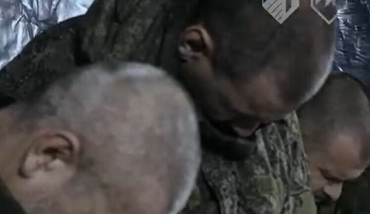 Ukrainian defenders captured another group of Russian occupiers in Toretsk direction. VIDEO