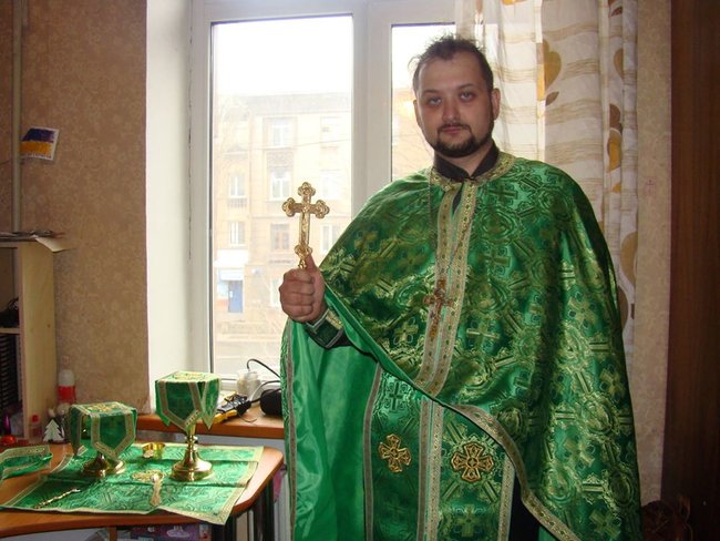 Батюшко, збирайтесь! Бойовики цікавляться духівництвом КП і називають ваше прізвище. Інтерв’ю з капеланом ПЦУ Валерієм Лотаревим 01
