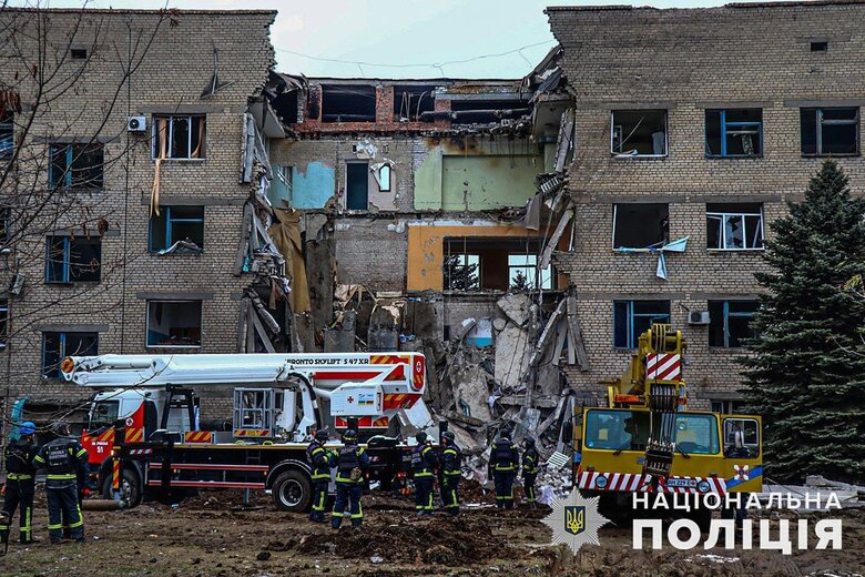 Лікарня у Селидовому після ворожих ракетних ударів 01