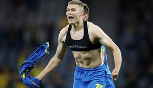 Найкращий гравець УПЛ 2021 Довбик про Росію: "Навіть не розглядаю варіанти. Нехай дадуть нам спокій"