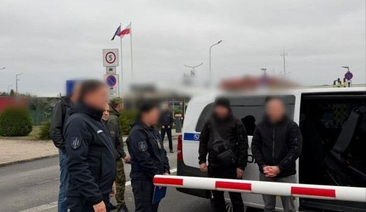 Застрелив військового, який намагався незаконно перетнути кордон з Молдовою: з Німеччини екстрадували прикордонника. ФОТО