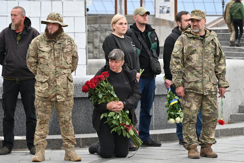 У Києві попрощалися з командиром роти стрілецького батальйону Олександром Пастухом (Добрим), який загинув у бою проти рашистів на Луганщині 02