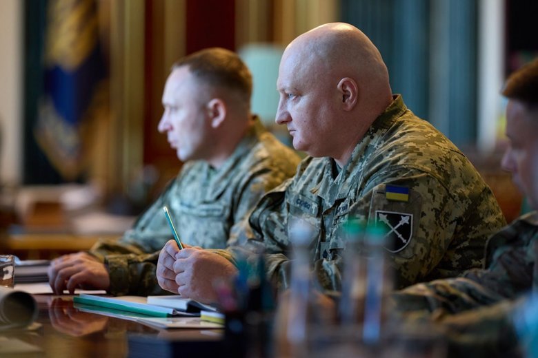 Зеленський провів нараду з військовими: подробиці