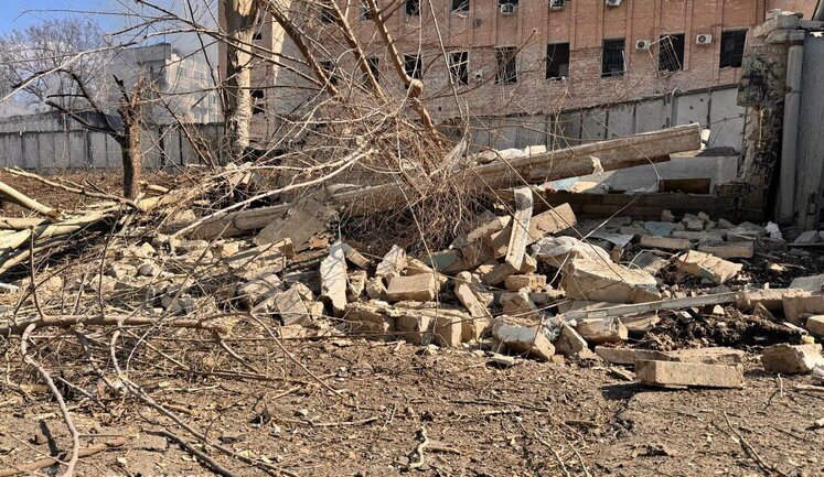 Россияне дважды атаковали Краматорск: ранены 4 человека, повреждены 2 образовательных учреждения и 37 домов. ФОТОрепортаж (обновлено)