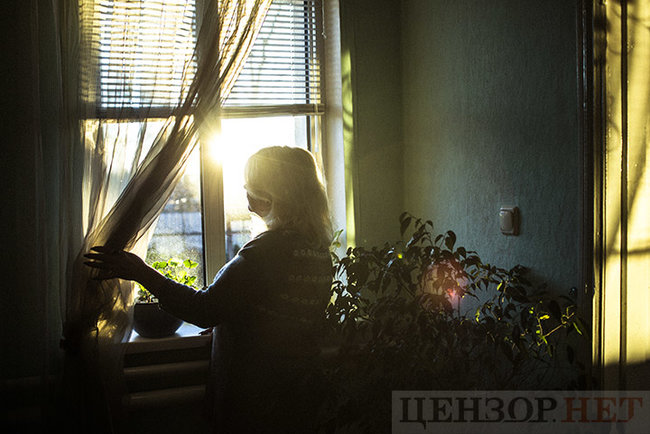 Мама молодшого сержанта міліції Романа Сокуренка (Сокола): Рома побіг витягати хлопців, коли в них стріляв снайпер. Вони йшли на перший штурм Іловайська 03