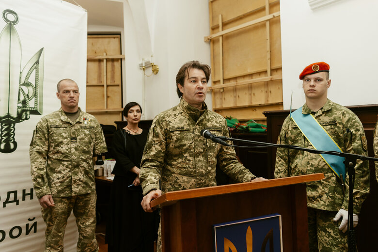 The National Hero of Ukraine award became the first after a two-year break 04