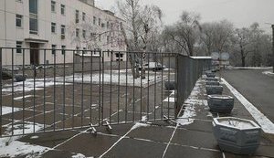 Место выступления российских артистов Башарова, Колесникова и Удовиченко в Запорожье обнесли забором. ФОТОрепортаж