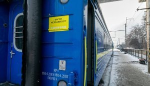 "Укрзалізниця" відправляє понад 30 "вагонів незламності" в різні регіони України. Де можна буде ними скористатися?. ФОТО