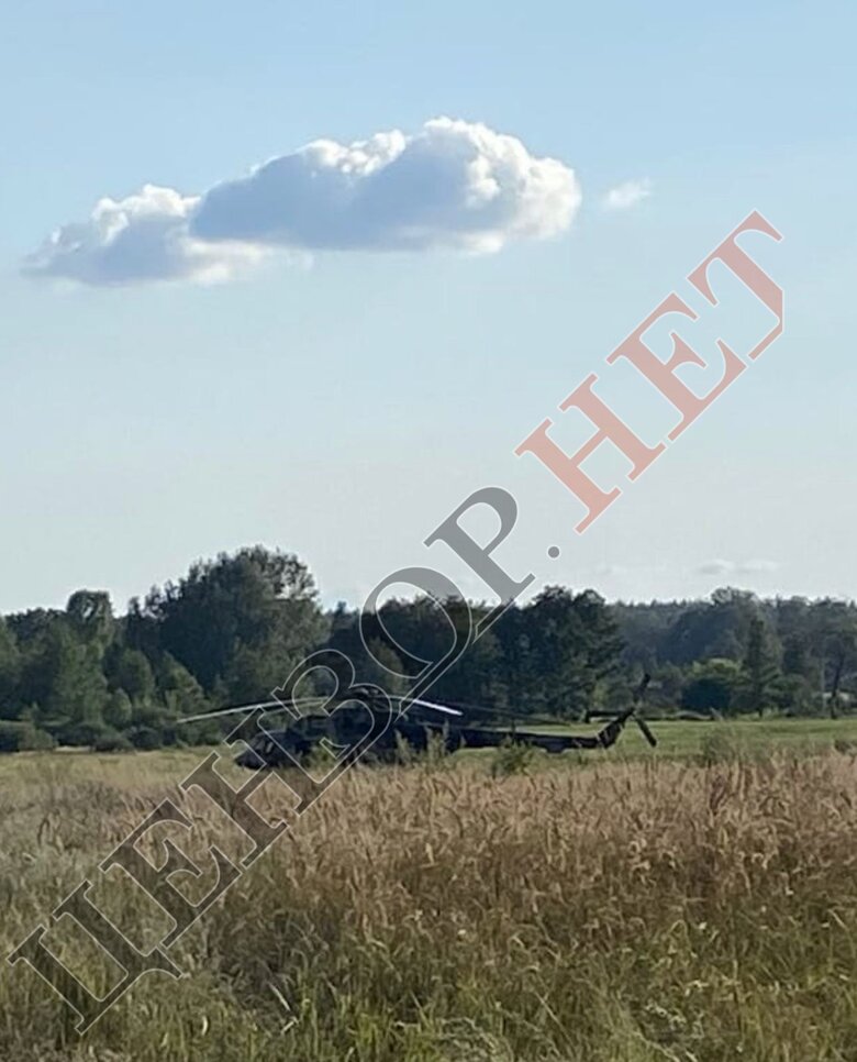 Російський гелікоптер Мі-8АМТШ, який добровільно перелетів та здався у полон ЗС України 01