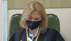 Суддя Байбалова, яка розглядає справу судді Майдану Ластовки, забороняла знімати і відмовилася погоджувати дати засідань. Як гадаєте - чи буде цей процес об'єктивним? - адвокат Маселко. ФОТО