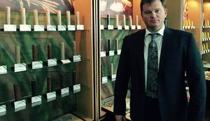 Экс-глава Киевской ОГА Мельничук сбежал во время задержания посредника, - Аваков