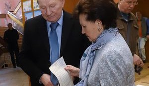Меньше обещать и больше делать, - Кучма проголосовал на выборах