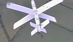 зенітний дрон атакує російський безпілотник