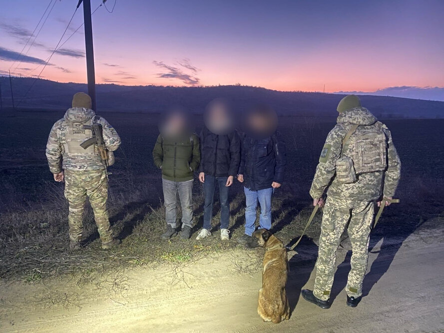 На Одещині прикордонники із попереджувальними пострілами затримали трьох порушників