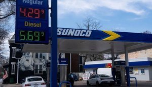 Психологічний бар’єр подолано: ціна на бензин у США перетнула позначку у $4 за галон