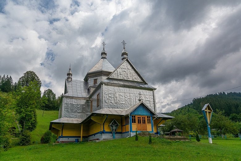 На Прикарпатті оновлюють дороги для прочан, - ОДА 01