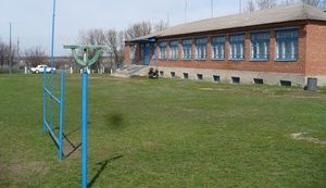 Мужчина погиб от взрыва на территории школы на Львовщине, - источник
