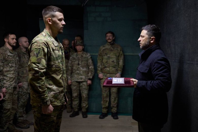 Зеленский встретился с азовцами