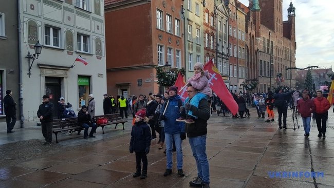 С убитым мэром Гданьска попрощались в Польше 02