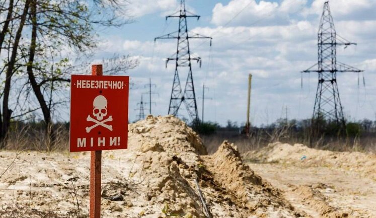 В Херсонской области на российской мине подорвался тракторист