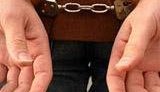 Свидетелями "милицейской экзекуции" стали десятки людей, но лишь одна женщина заступилась за пострадавшего. ВИДЕО.