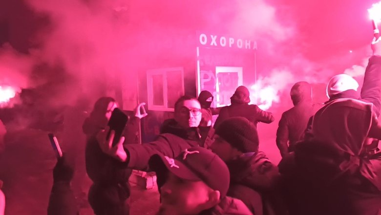 Біля телеканалу НАШ в Києві відбулась акція Вимкніть зброю Росії з вимогою санкцій проти Мураєва 29
