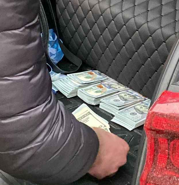 Група лікарів на Хмельниччині заробила 300 тис. дол. на оформленні меддовідок ухилянтам , - Нацполіція 06