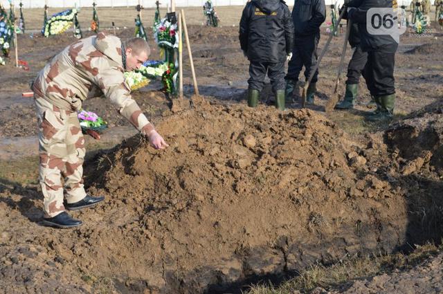 похороны солдаты иловайск неизвестные
