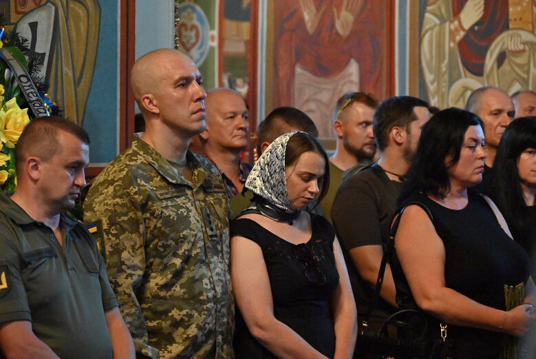 Із загиблим сержантом 68-ї ОЄБр Антоном Усовським попрощалися у Михайлівському Соборі 30