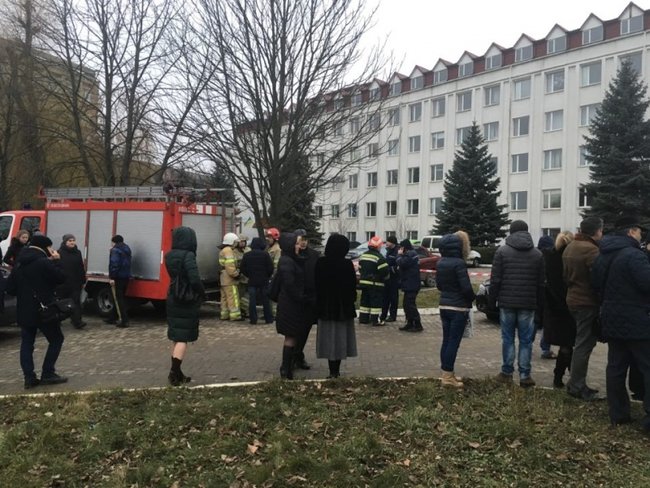 В налоговой Черновцов прогремел взрыв: есть пострадавшие 10