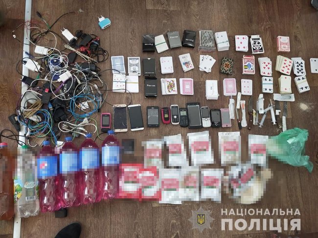 Двух смотрящих за исправительной колонией разоблачили на Волыни 02