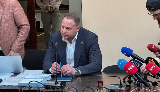 Суд продовжує обирати запобіжний захід Єрмаку