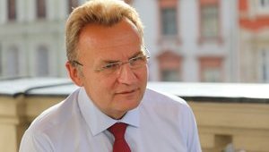 Андрій Садовий: "Порошенко? По-перше, я бажаю йому одужання. А по-друге, про людину, яка мала честь бути президентом України, я не можу говорити щось погане. Тільки добрі речі…"