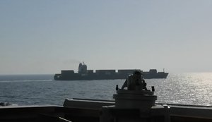 Иран пригрозил США ответом после захвата судна в Ормузском проливе, - CNN