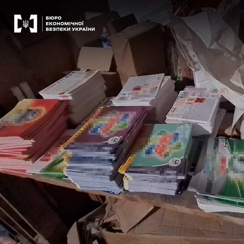 БЕБ викрило підпільний цех з виготовлення побутової хімії відомих брендів у Чернівецькій області.