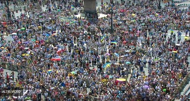 Папа Римский призвал к миру в Украине 04