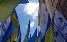 После акции под ГБР многотысячное шествие направилось к Печерскому суду в поддержку Порошенко и против политических репрессий. ВИДЕО+ФОТОрепортаж