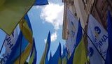 После акции под ГБР многотысячное шествие направилось к Печерскому суду в поддержку Порошенко и против политических репрессий. ВИДЕО+ФОТОрепортаж