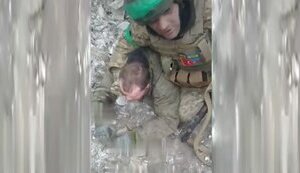 Азербайджанские военные пленили группу россиян и учат их выкрикивать украинские лозунги и петь "Ой, у лузі червона калина...". ВИДЕО