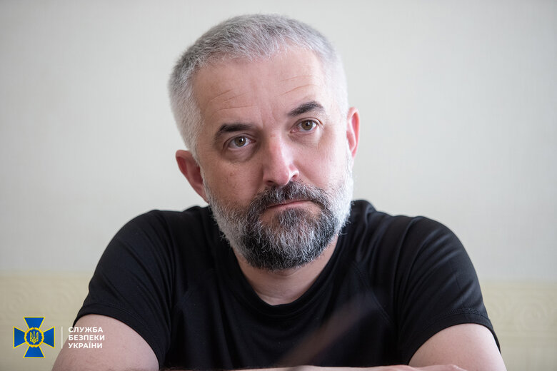 Колаборанти – це, здебільшого, люди, які нічого не досягли у вільній Україні. Для декого гроші та перспективи роботи на окупантів теж мають значення, - начальник Головного слідчого управління СБУ Андрій Швець 02