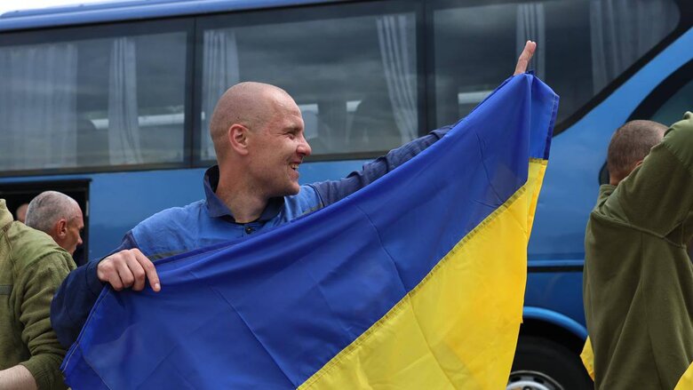 On 24 May, another 307 Ukrainian servicemen returned to Ukraine from Russian captivity.