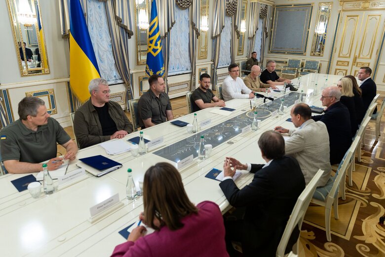 Zelensky thanked US Congress for HIMARS, missiles, and drones 14