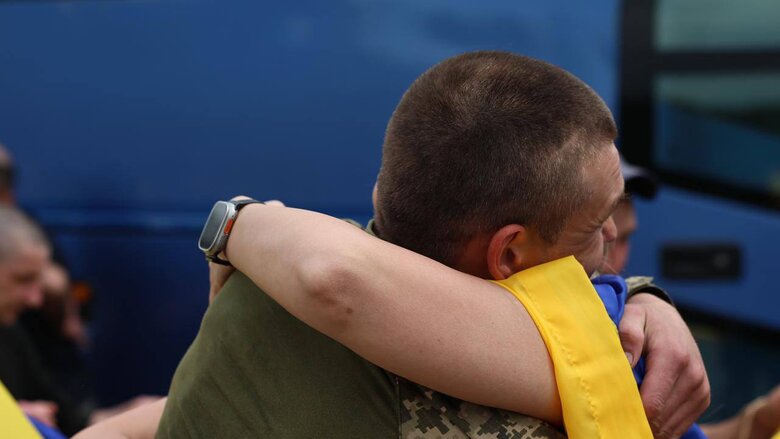 On 24 May, another 307 Ukrainian servicemen returned to Ukraine from Russian captivity.