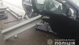 Renault наїхав на огорожу на Харківщині: 9-річна пасажирка загинула, ще двоє - госпіталізовані. ФОТОрепортаж
