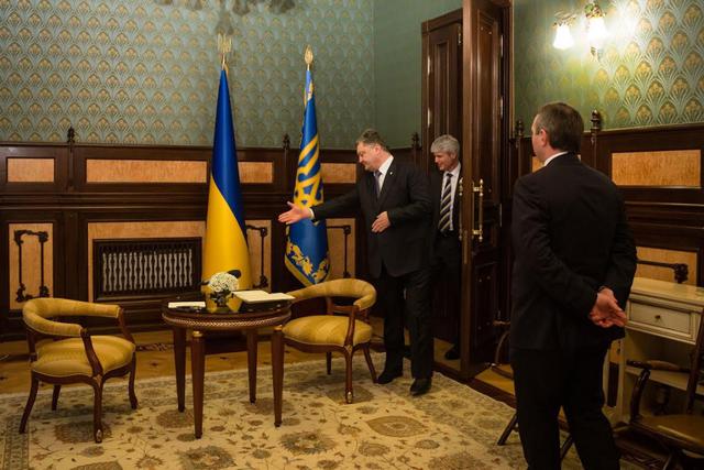 порошенко посол