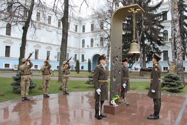 У Залі памяті Міноборони вшанували загиблих цього дня 15 захисників України 08