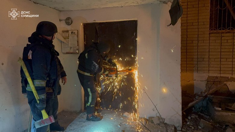 Russians attacked Okhtyrka with drones: fire in a high-rise building, seven injured