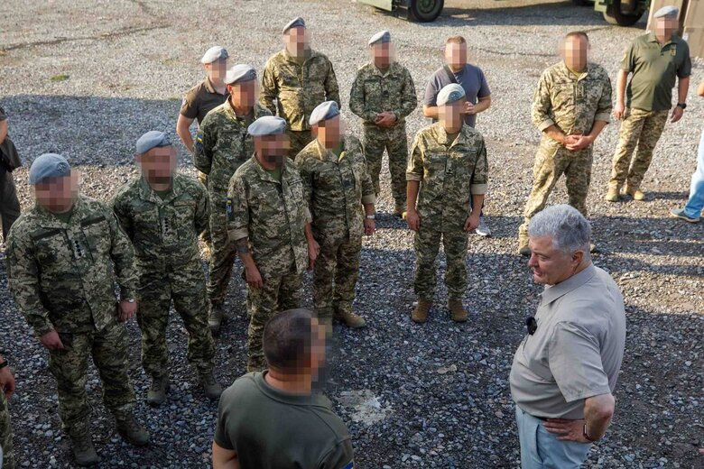 Порошенко передав воїнам ССО допомогу на 18 млн грн